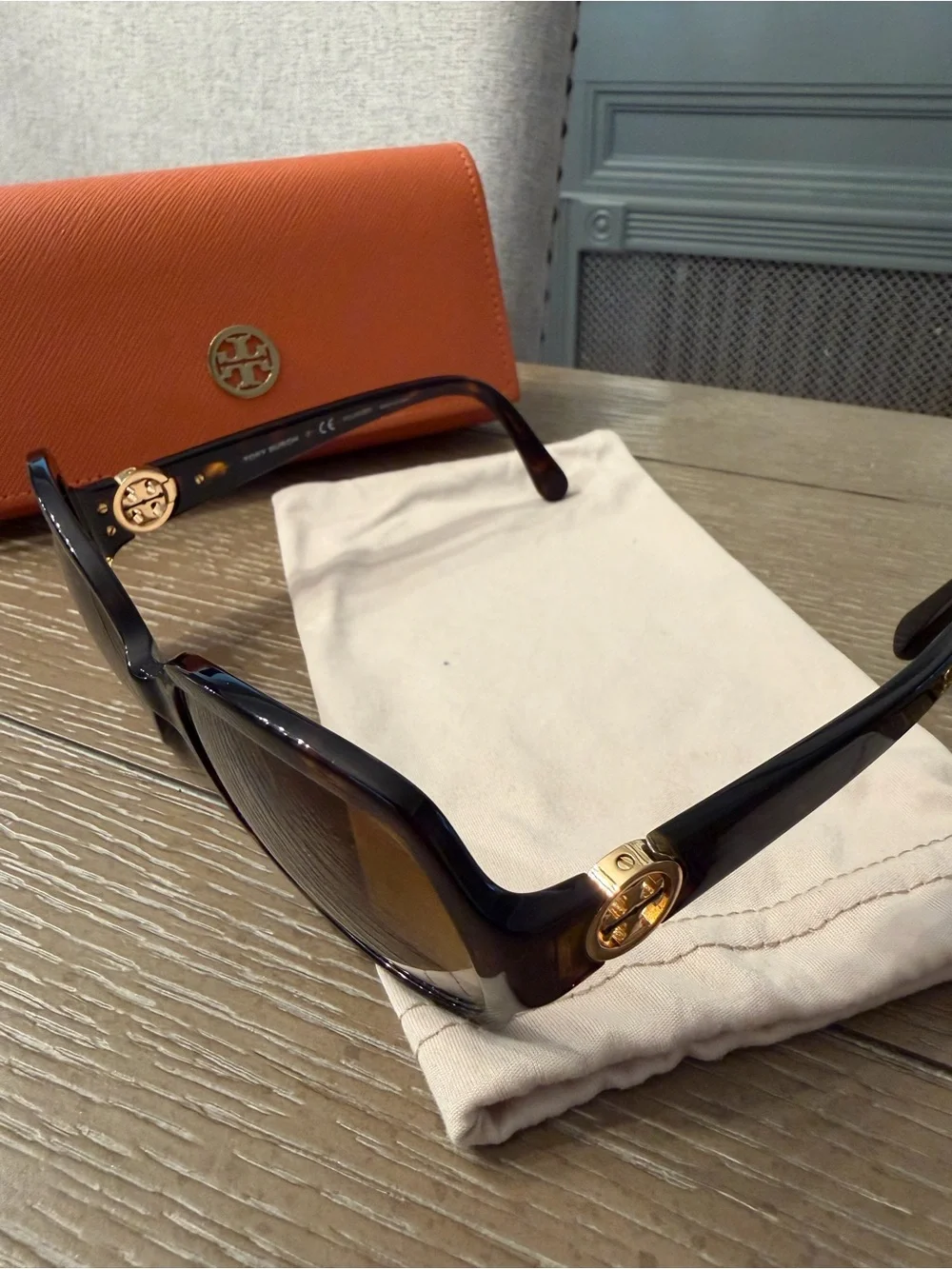 Tory Burch Brown Gradient Oversized Sunglasses with Orange Case
